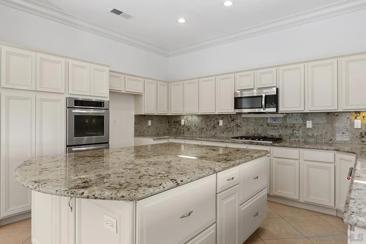 672 Inverlochy Drive Fallbrook, CA 92028 - Photo 20 of 47
