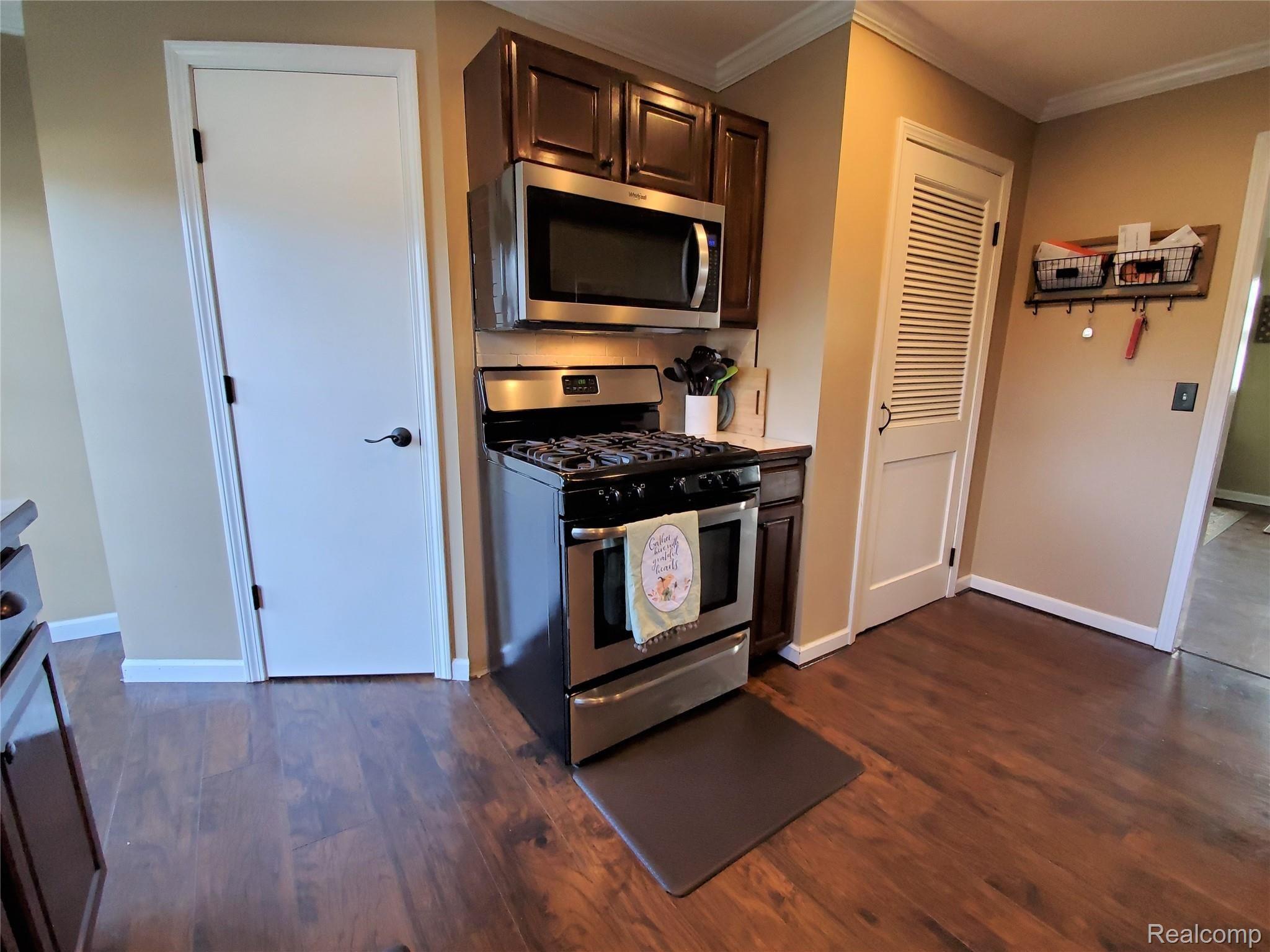 9471 Hogan Road Fenton, MI 48430 - Photo 15 of 20 20191108_133706-2.jpg