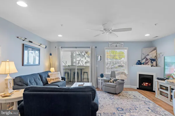 $399,999 | 17275 King Philip Way, Unit 7, Lewes, DE 19958