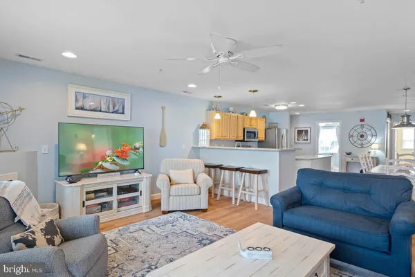 $399,999 | 17275 King Philip Way, Unit 7, Lewes, DE 19958
