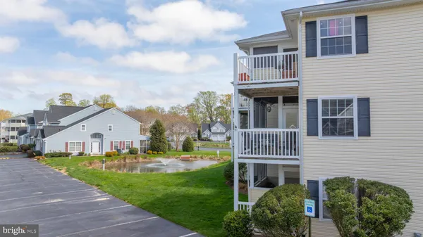 $399,999 | 17275 King Philip Way, Unit 7, Lewes, DE 19958
