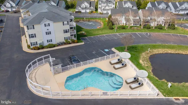 $399,999 | 17275 King Philip Way, Unit 7, Lewes, DE 19958