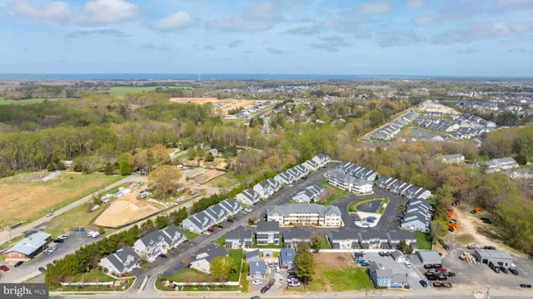 $399,999 | 17275 King Philip Way, Unit 7, Lewes, DE 19958