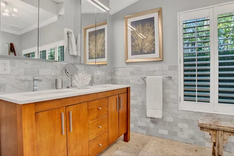 $1,995,000 | 2013 Northeast 32nd Avenue, Fort Lauderdale, FL 33305