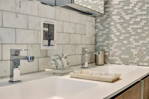 $1,995,000 | 2013 Northeast 32nd Avenue, Fort Lauderdale, FL 33305