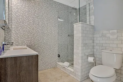 $1,995,000 | 2013 Northeast 32nd Avenue, Fort Lauderdale, FL 33305