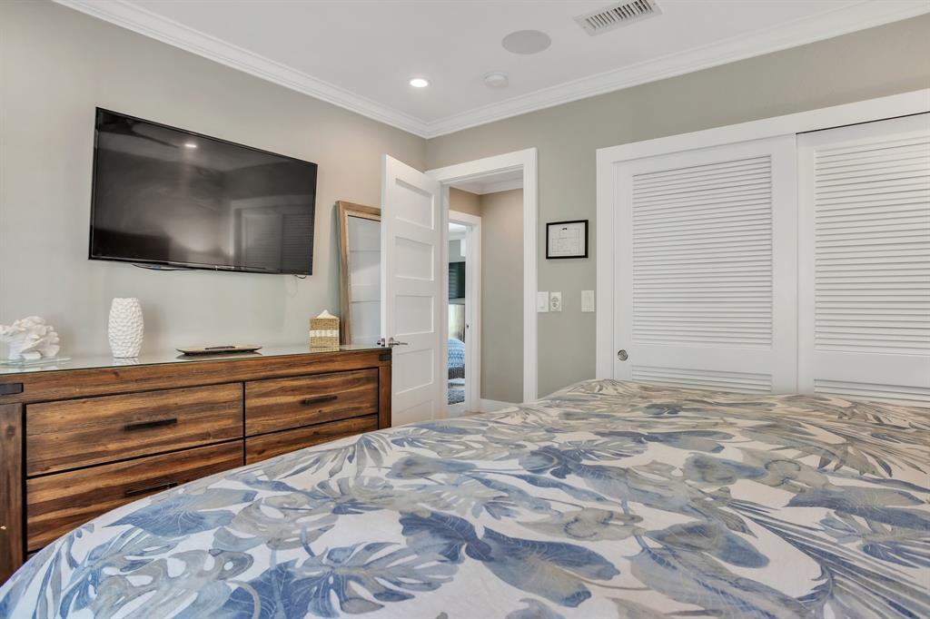 2013 Northeast 32nd Avenue Fort Lauderdale, FL 33305 - Photo 32 of 50