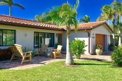 $1,995,000 | 2013 Northeast 32nd Avenue, Fort Lauderdale, FL 33305