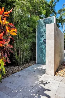 $1,995,000 | 2013 Northeast 32nd Avenue, Fort Lauderdale, FL 33305