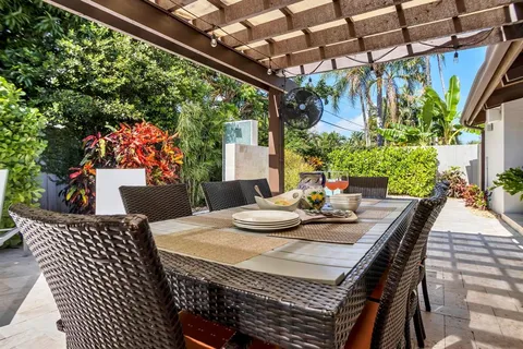 $1,995,000 | 2013 Northeast 32nd Avenue, Fort Lauderdale, FL 33305