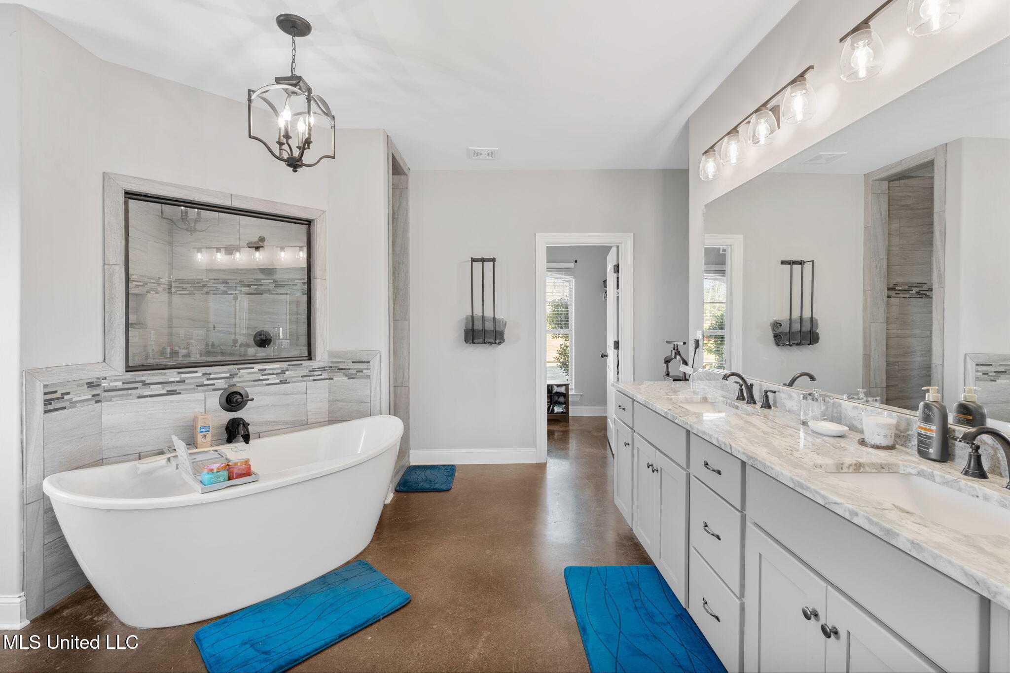 4883 West Oak Grove Road Hernando, MS 38632 - Photo 12 of 36 primary bath with soaker tub