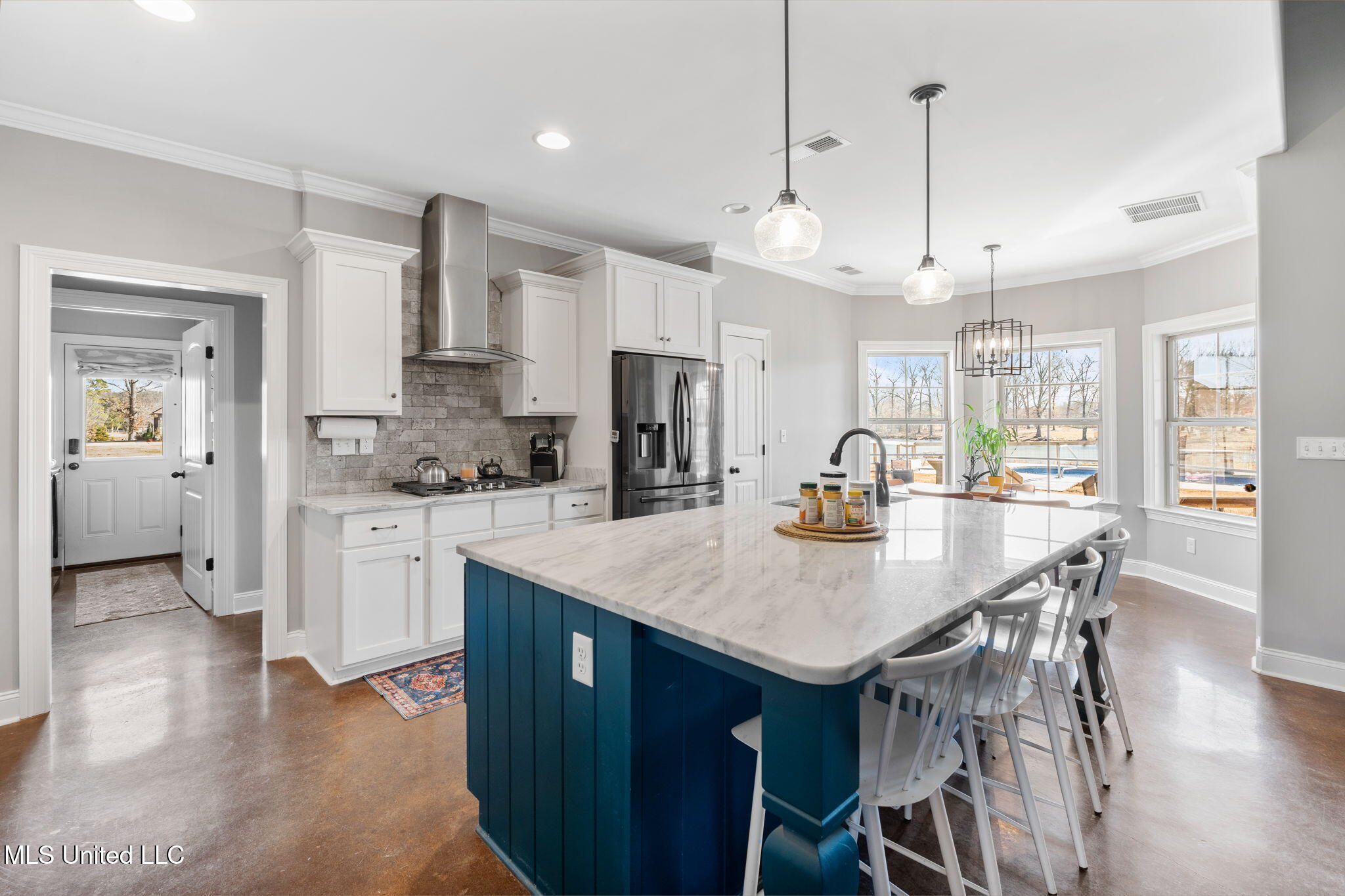 Kitchen with nice island