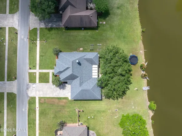 $395,000 | 9661 Belle Pl Circle, Maurice, LA 70555