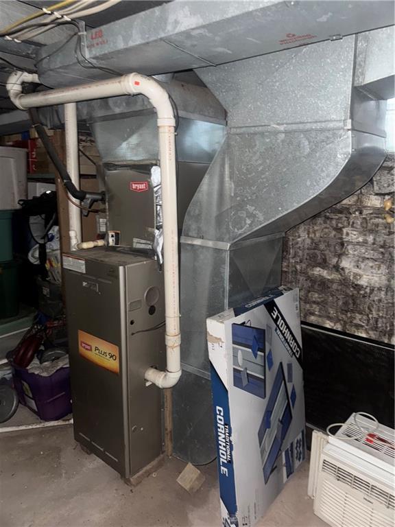 444 East Washington Street Rochester, PA 15074 - Photo 27 of 33 a utility room with dryer and washer