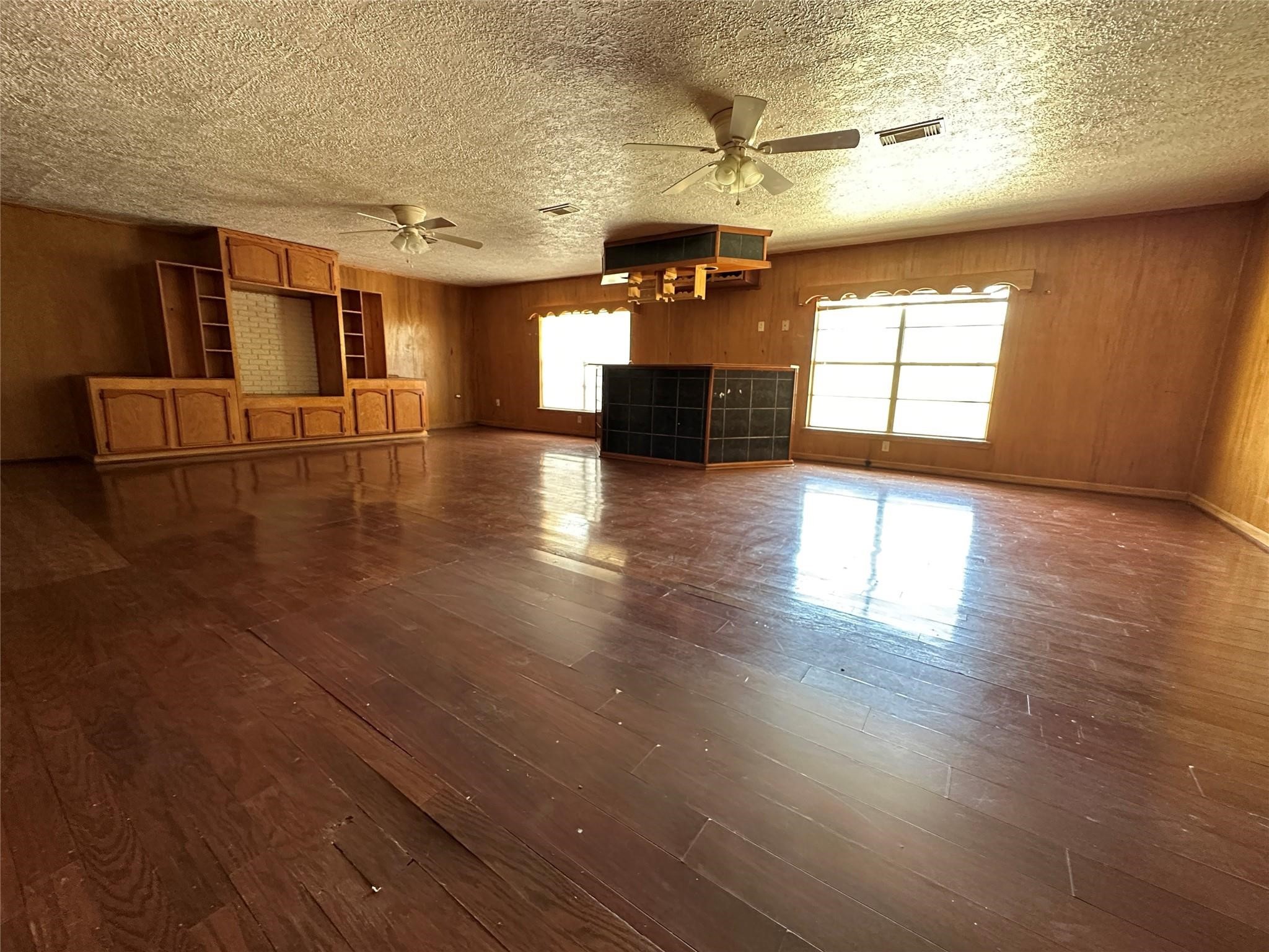 4718 Averill Street Houston, TX 77009 - Photo 3 of 8