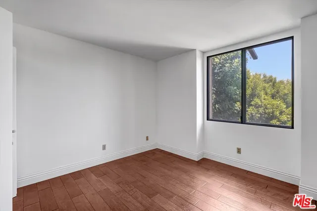 $925,000 | 8711 Falmouth Avenue, Unit 104, Playa del Rey, CA 90293