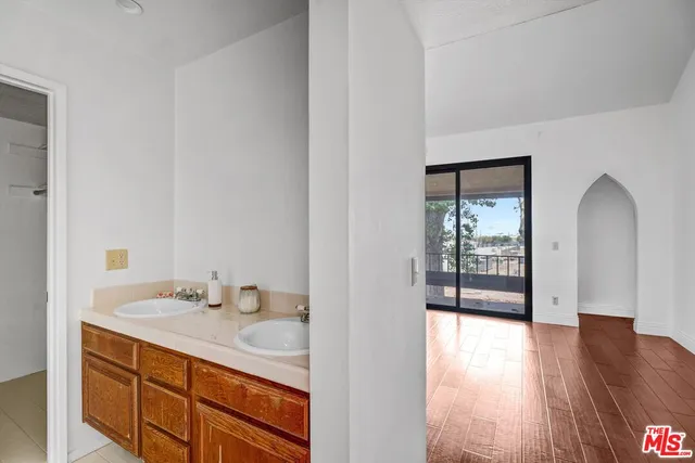$925,000 | 8711 Falmouth Avenue, Unit 104, Playa del Rey, CA 90293