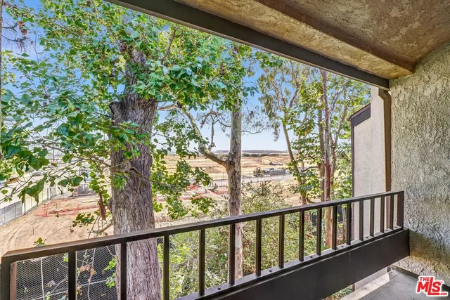 $925,000 | 8711 Falmouth Avenue, Unit 104, Playa del Rey, CA 90293