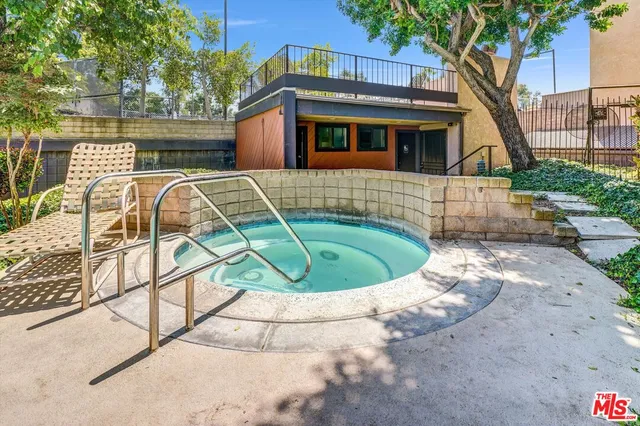 $925,000 | 8711 Falmouth Avenue, Unit 104, Playa del Rey, CA 90293