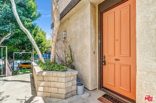 $925,000 | 8711 Falmouth Avenue, Unit 104, Playa del Rey, CA 90293