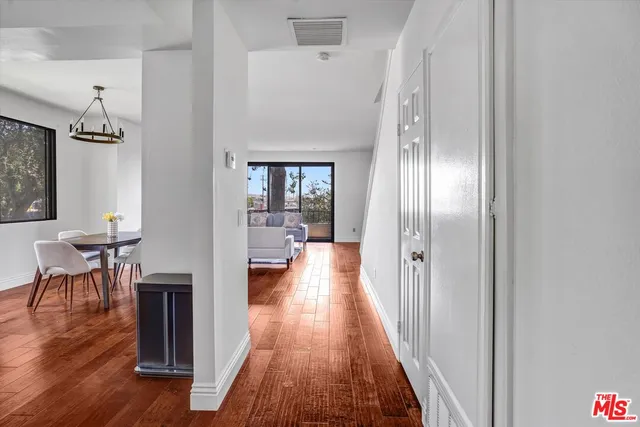 $925,000 | 8711 Falmouth Avenue, Unit 104, Playa del Rey, CA 90293