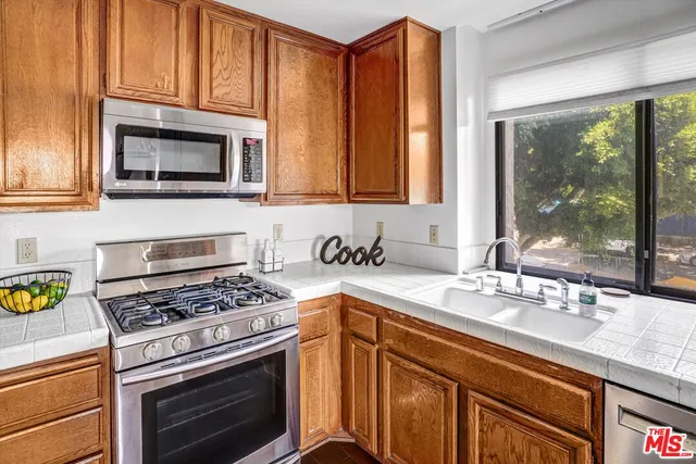 $925,000 | 8711 Falmouth Avenue, Unit 104, Playa del Rey, CA 90293