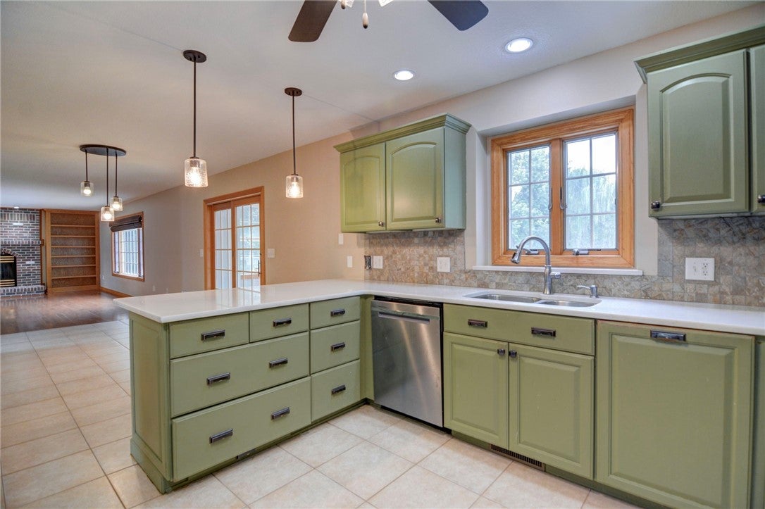1154 Wedgewood Court Decatur, IL 62526 - Photo 10 of 37 Gallery Image 10