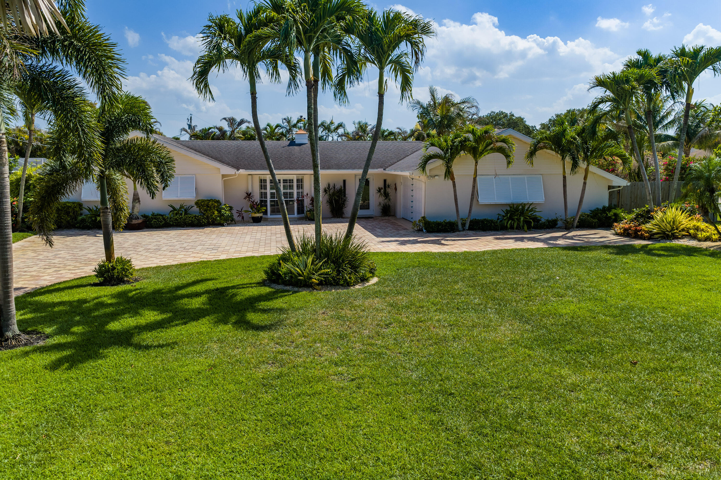 18 Saddleback Road Tequesta, FL 33469 - Photo 8 of 78 18 Saddleback Road a-18