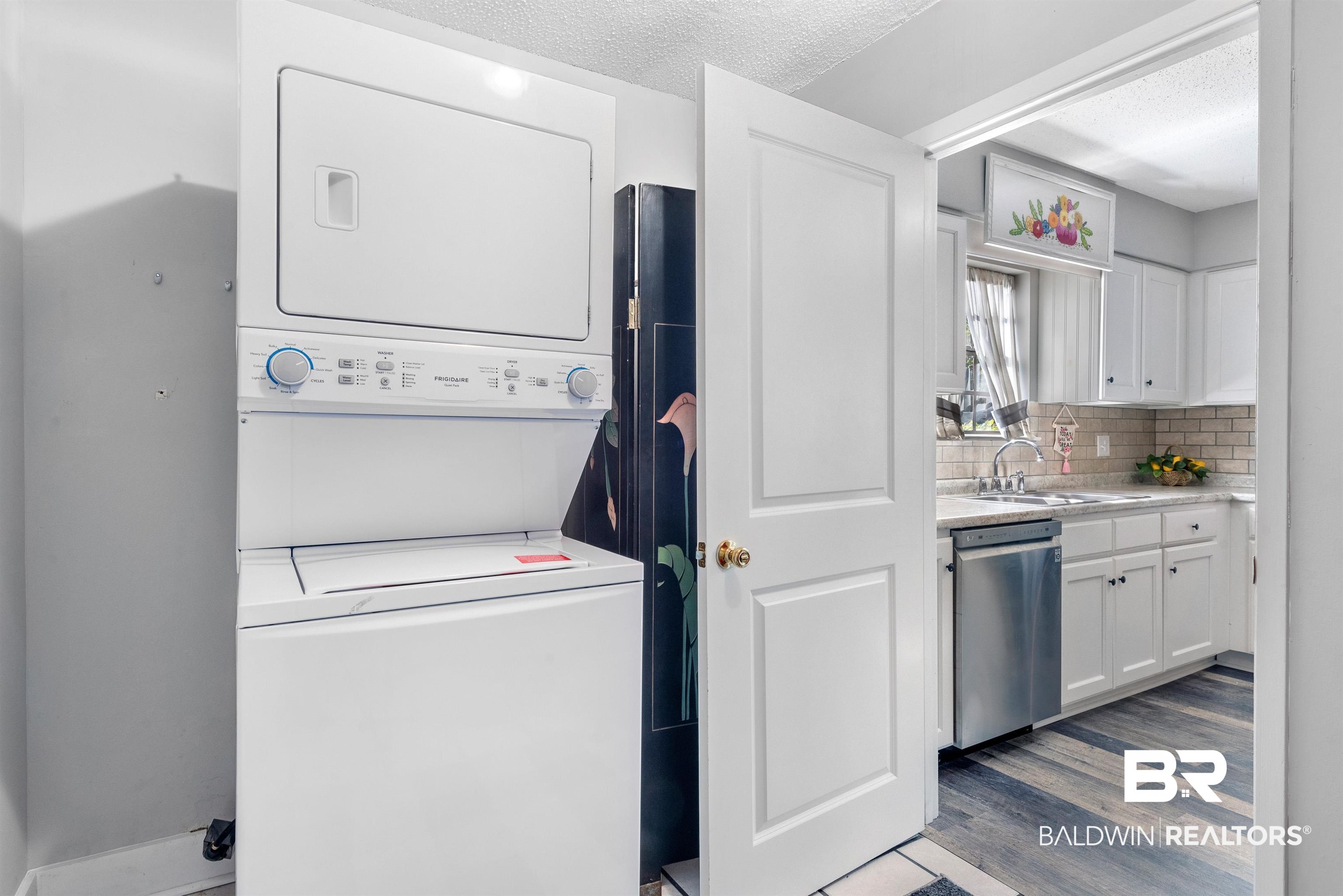 102 Cherry Circle Daphne, AL 36526 - Photo 18 of 46 Laundry Room