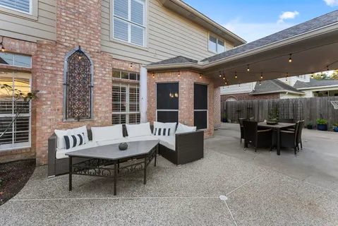 a picture of a wall with a white wall