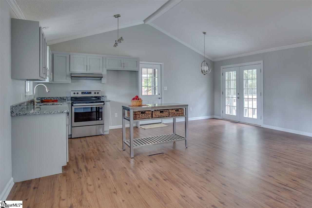 410 Capewood Road Simpsonville, SC 29680 - Photo 3 of 36 Gallery Image 3