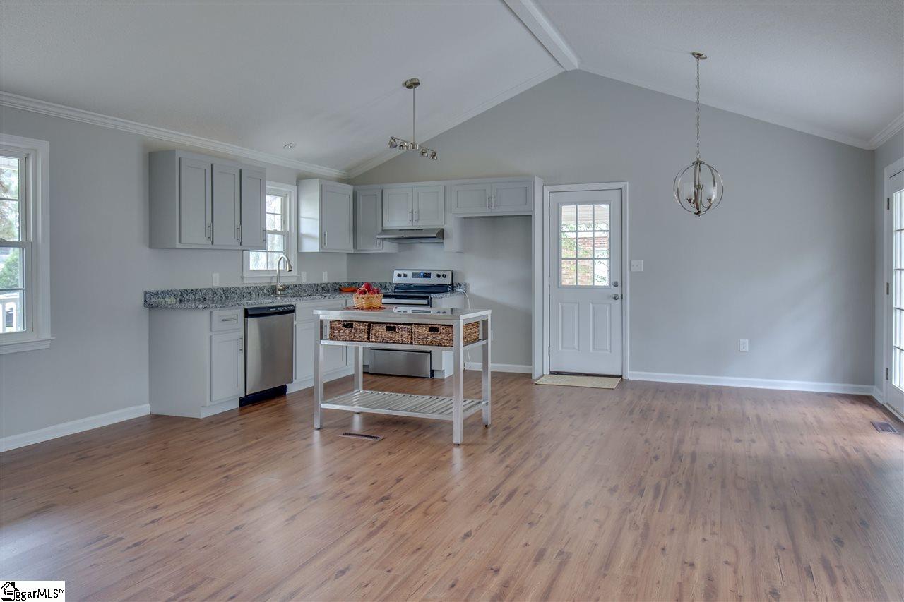 410 Capewood Road Simpsonville, SC 29680 - Photo 5 of 36 Gallery Image 5