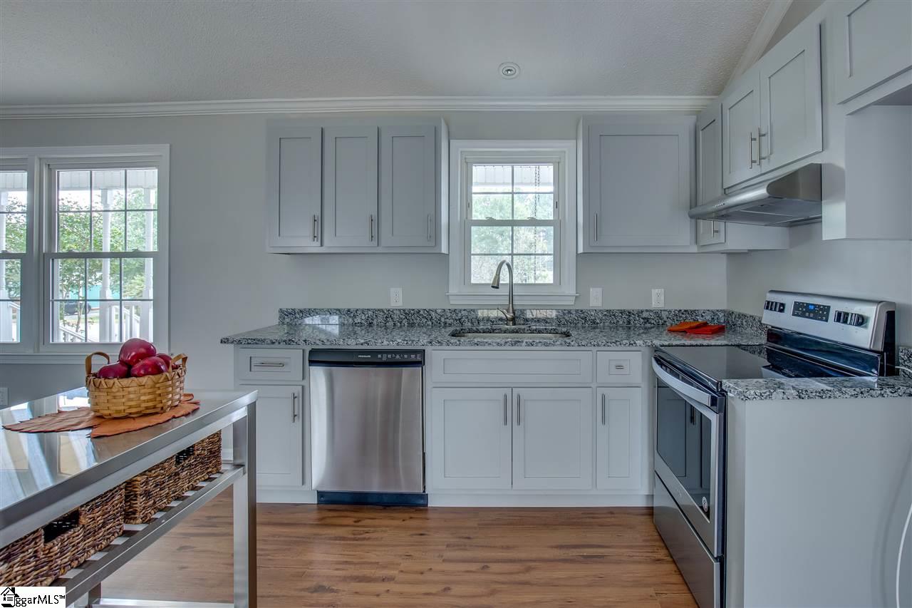 410 Capewood Road Simpsonville, SC 29680 - Photo 7 of 36 Gallery Image 7