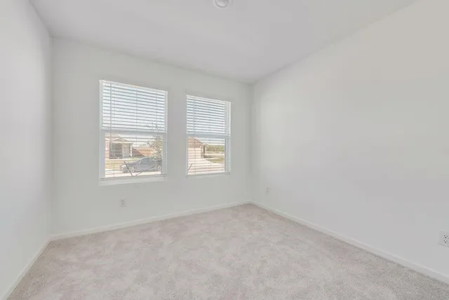 $260,799 | 917 Shady Oaks Drive, Ennis, TX 75119