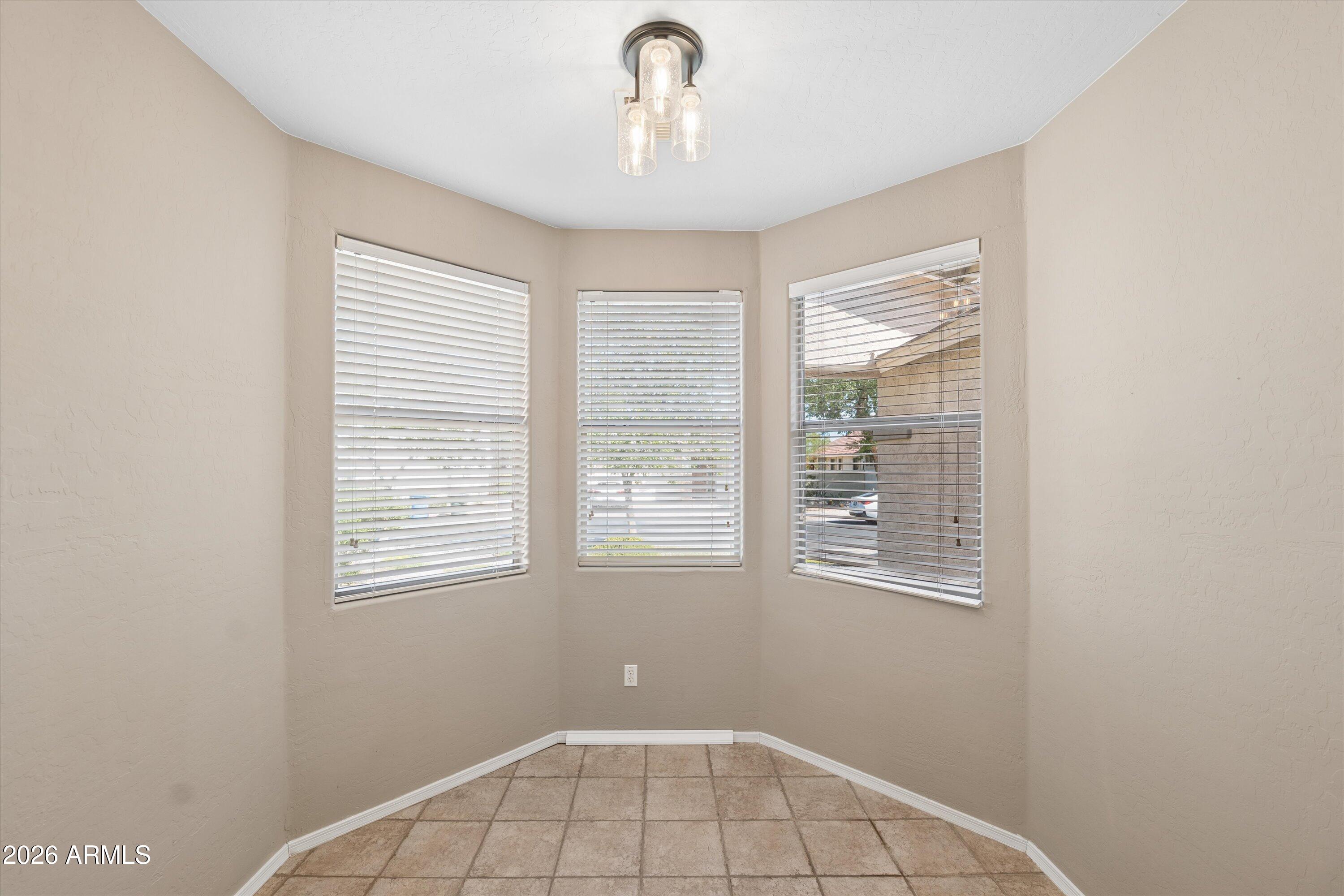 2519 East Fremont Road Phoenix, AZ 85042 - Photo 10 of 27 24-P1762769