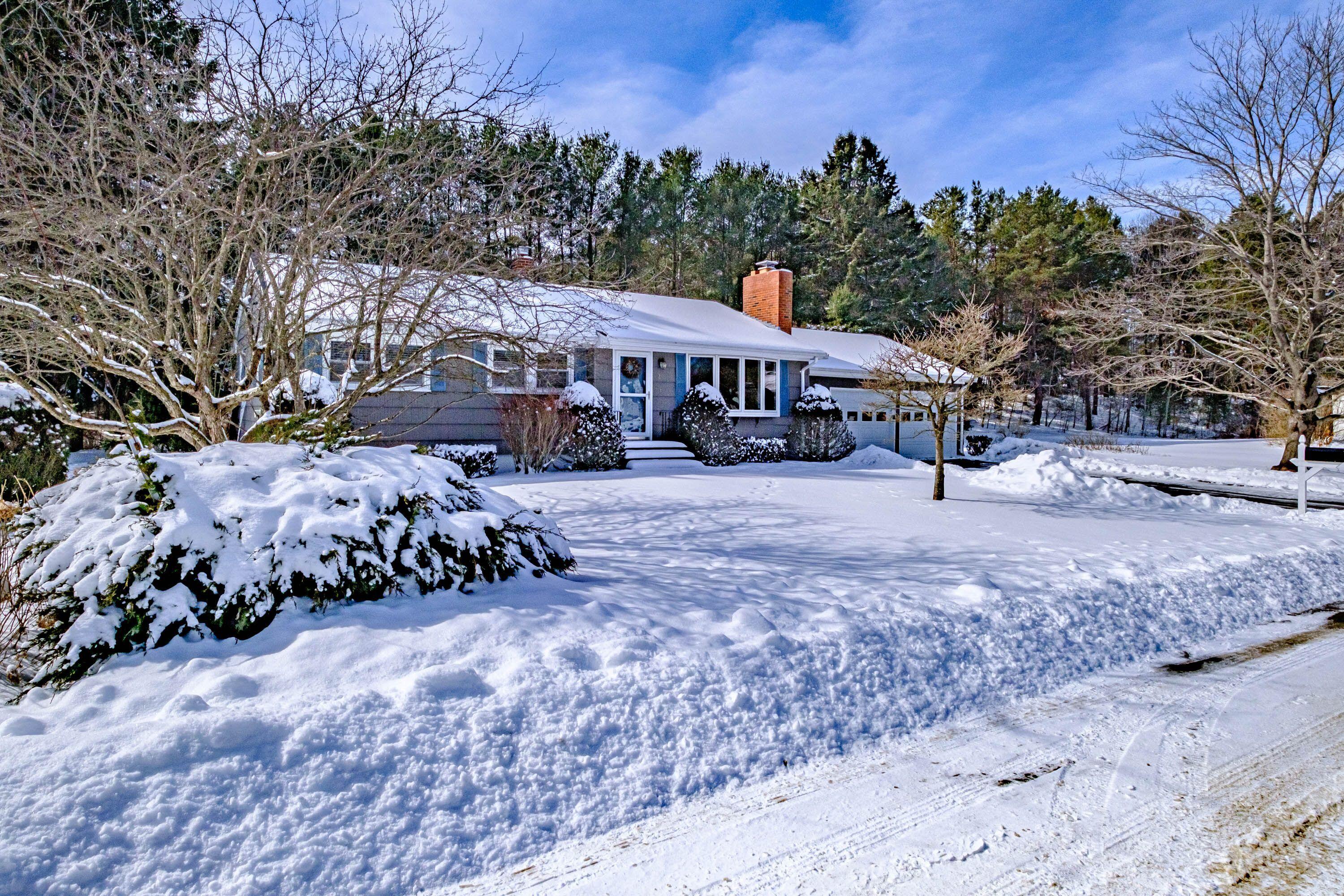21 Vernon Road Cape Elizabeth, ME 04107 - Photo 3 of 31 Exterior Front