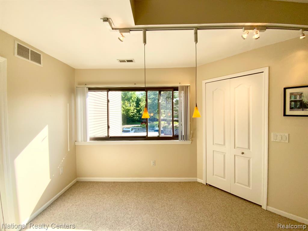 20830 Taft Road Northville, MI 48167 - Photo 7 of 26
