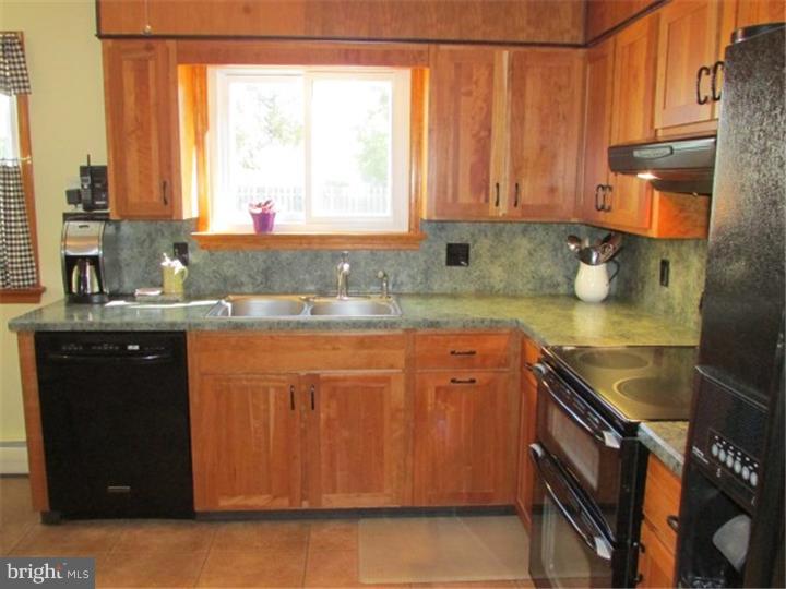 4 Lochatong Road Ewing, NJ 08628 - Photo 2 of 25 Kitchen