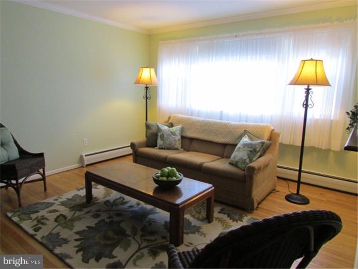 4 Lochatong Road Ewing, NJ 08628 - Photo 5 of 25 Living Room
