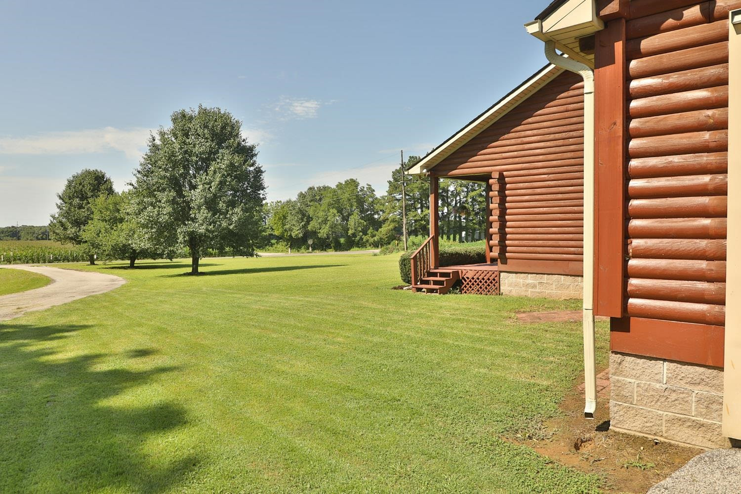 1937 Hyndsver Road Martin, TN 38237 - Photo 17 of 21 a view of a house with a yard