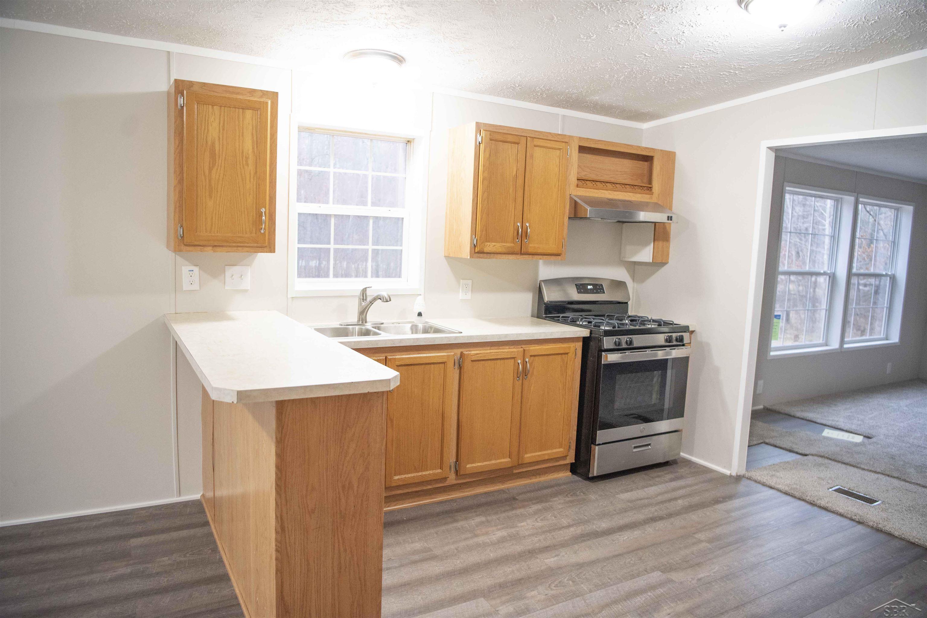 1041 West Gordonville Road Midland, MI 48640 - Photo 7 of 25 50099074-6.JPG