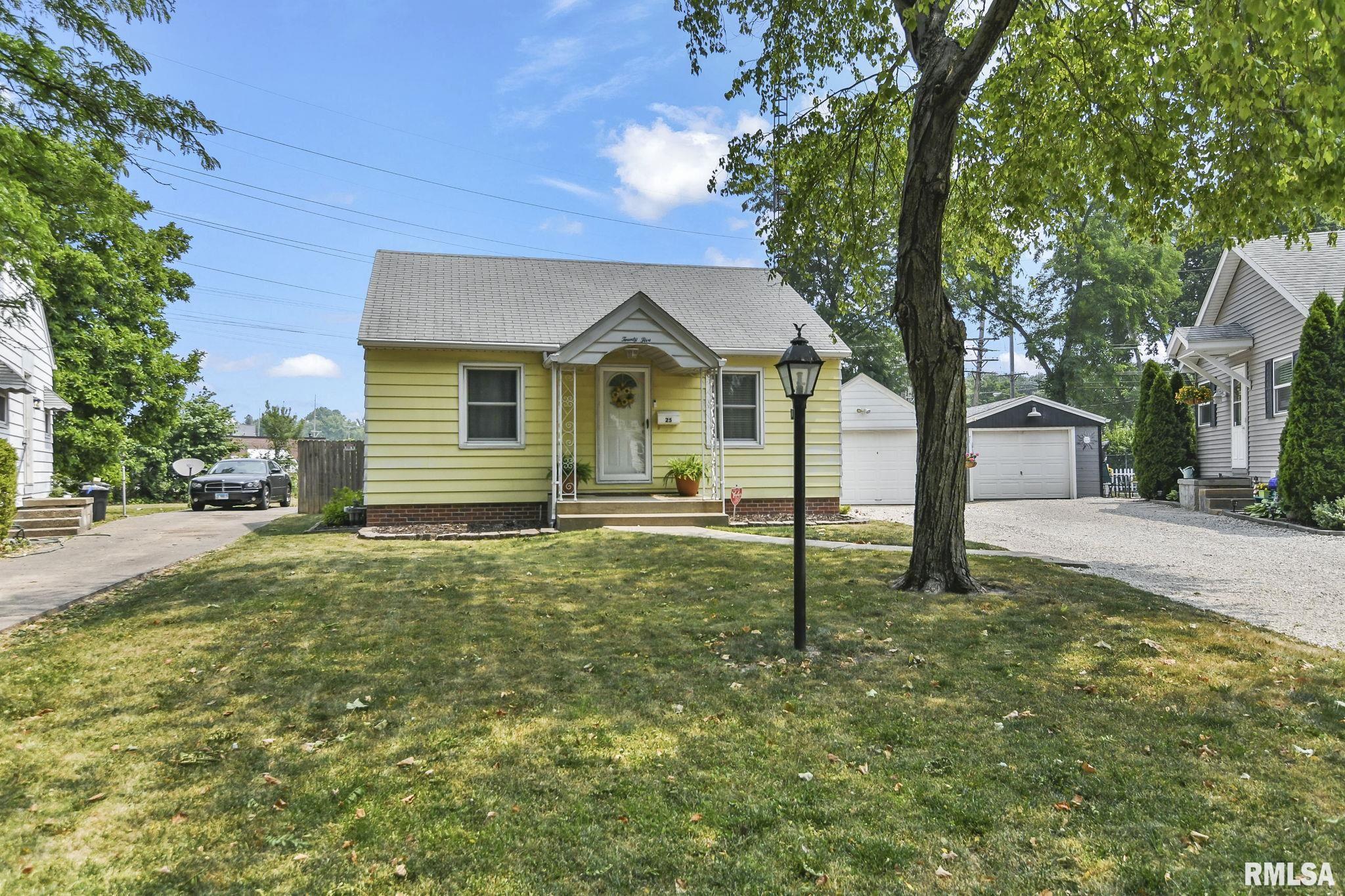 25 Ruth Court Springfield, IL 62704 - Photo 1 of 21