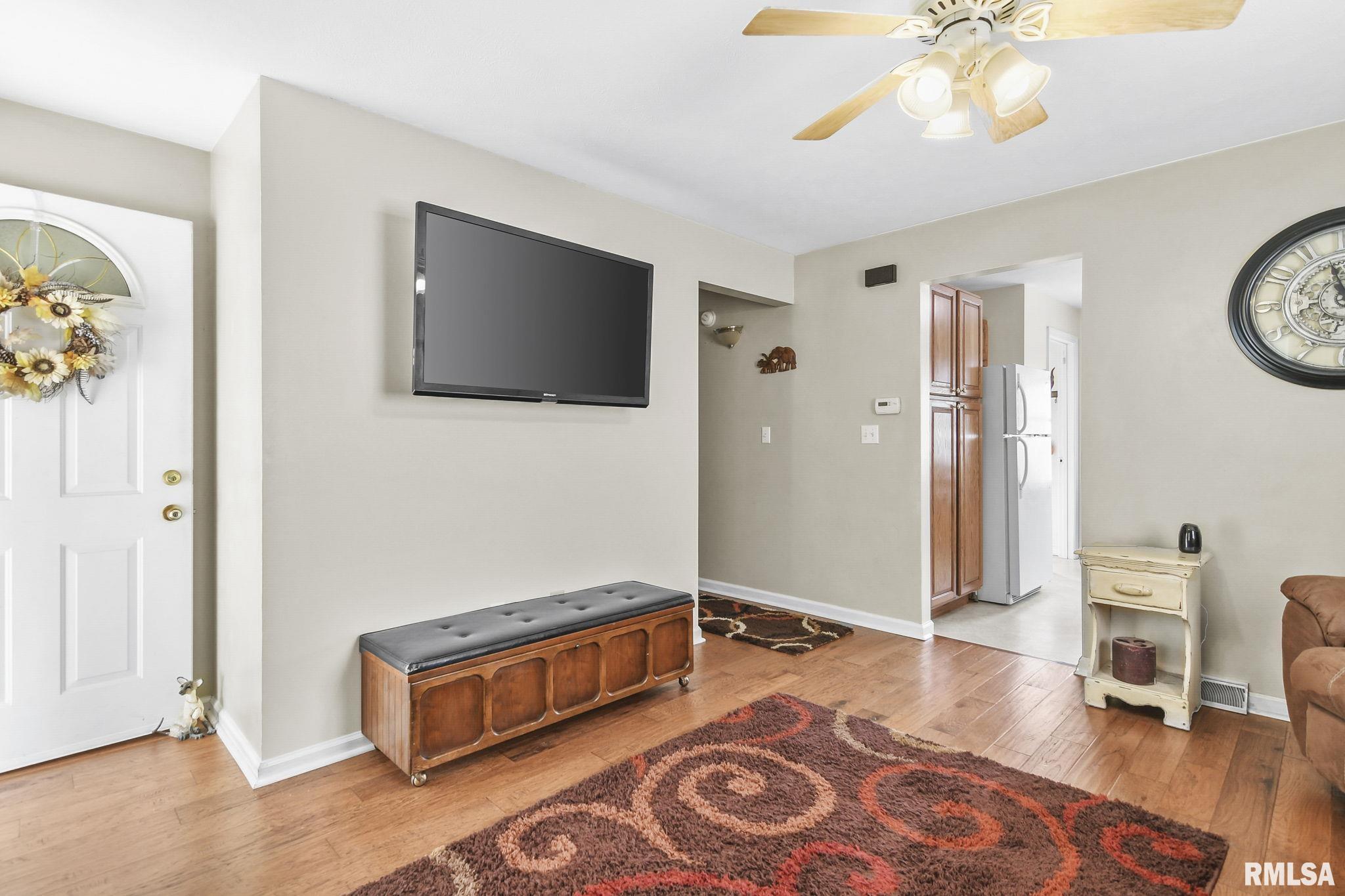 25 Ruth Court Springfield, IL 62704 - Photo 3 of 21