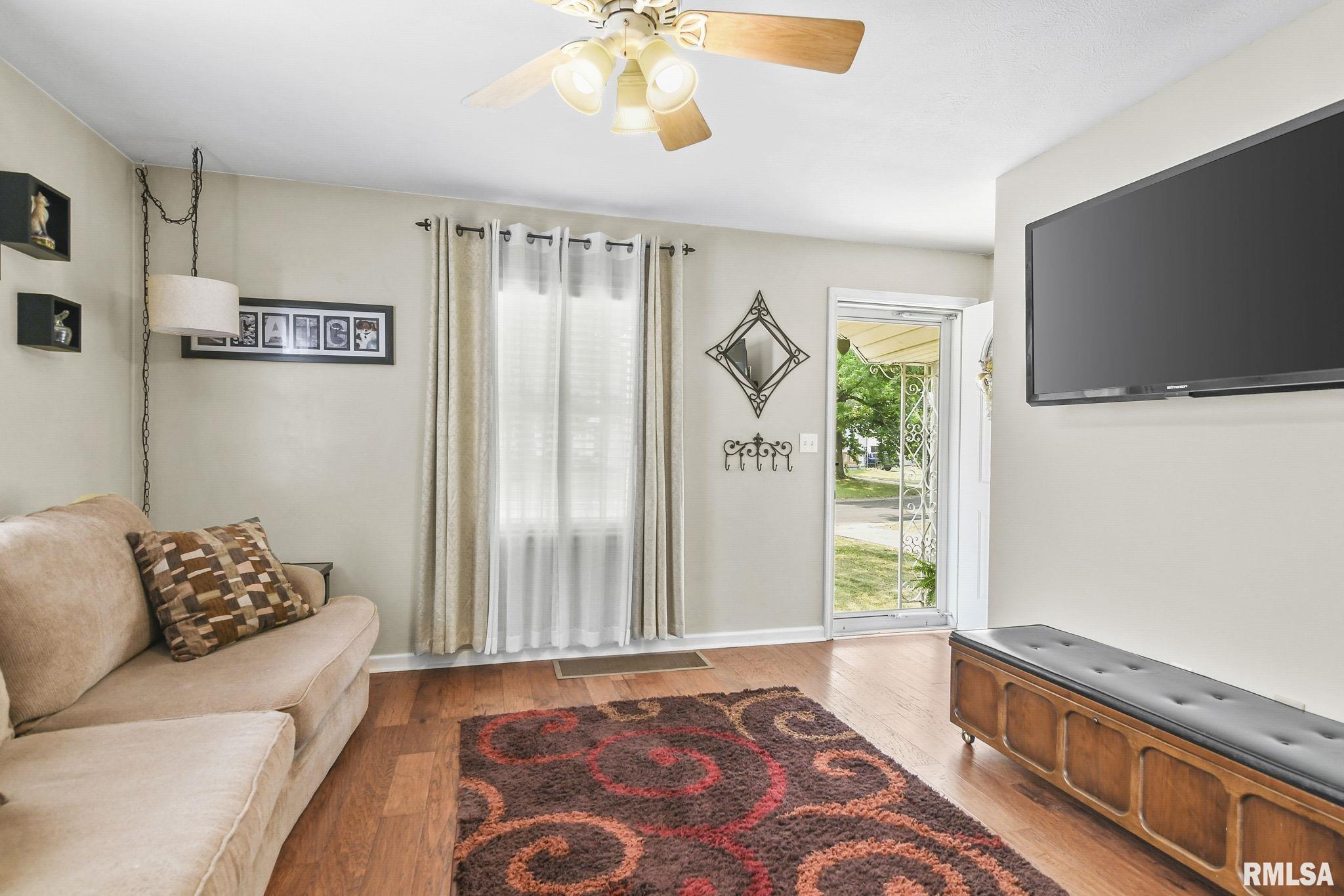 25 Ruth Court Springfield, IL 62704 - Photo 5 of 21