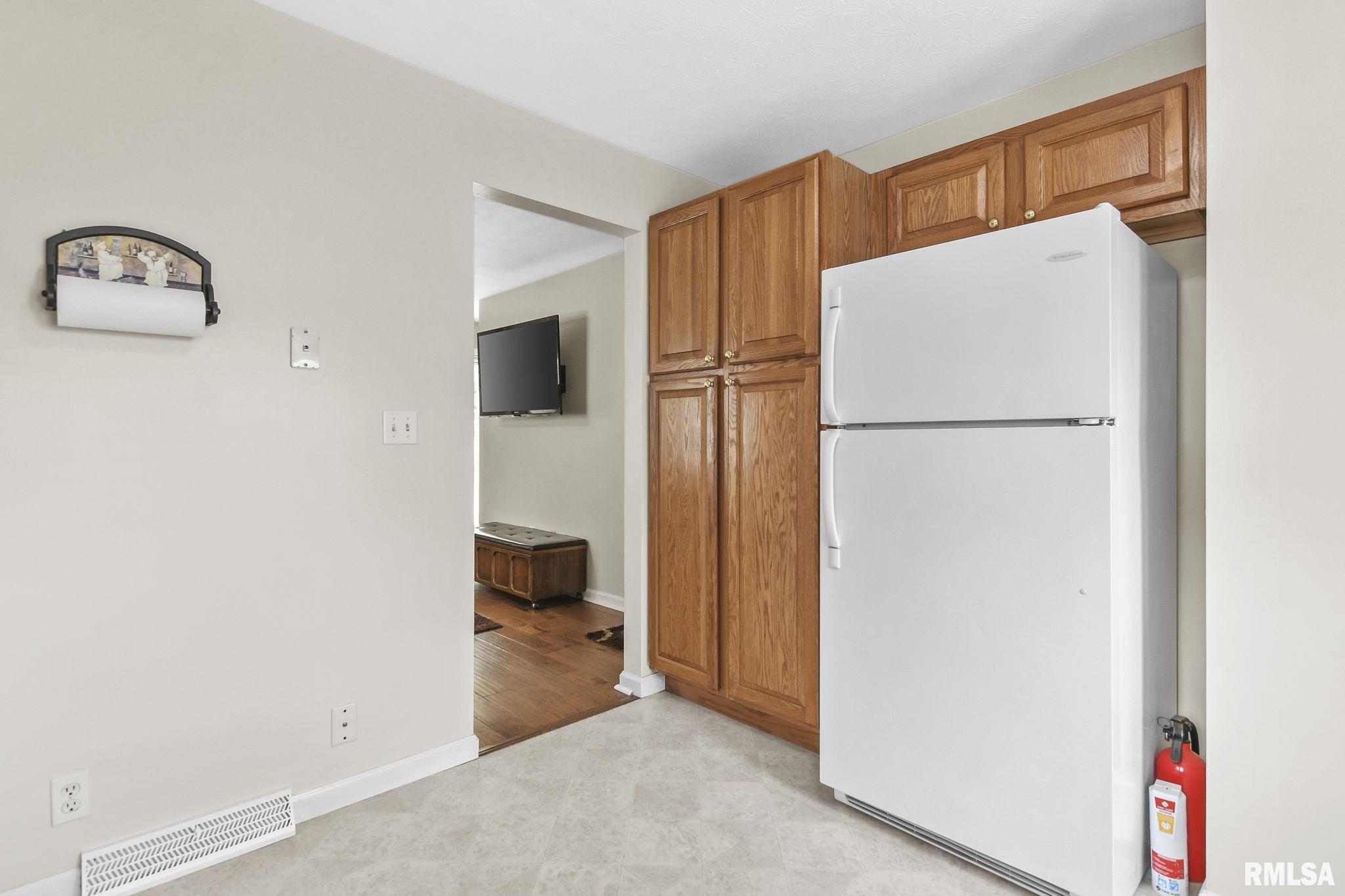 25 Ruth Court Springfield, IL 62704 - Photo 7 of 21