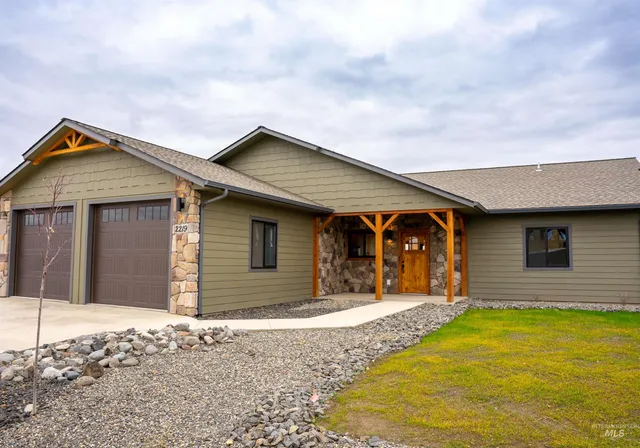 $555,000 | 2219 Powers Drive, Lewiston, ID 83501