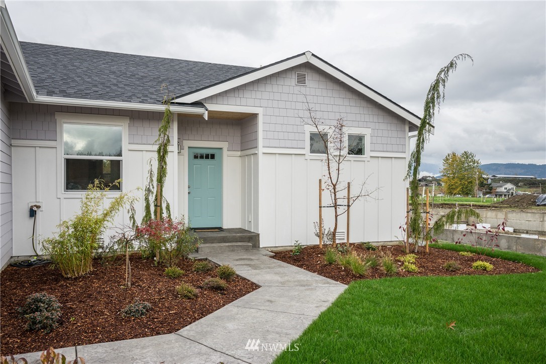 4018 McLaughlin Road Mount Vernon, WA 98273 - Photo 3 of 19 Gallery Image 3