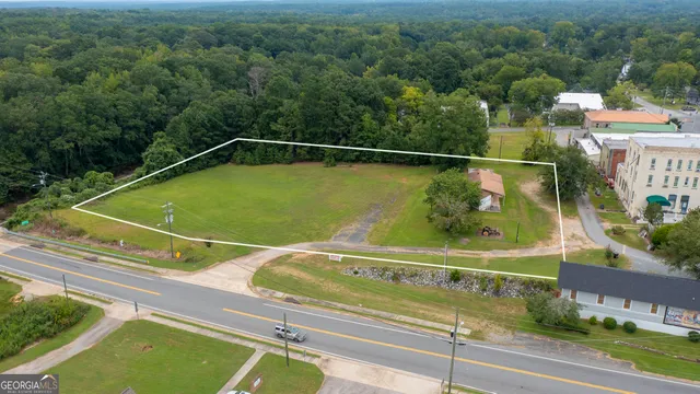 a view of a tennis court