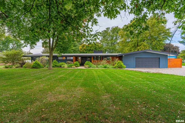$415,000 | 1351 Home Avenue, Lincoln, IL 62656