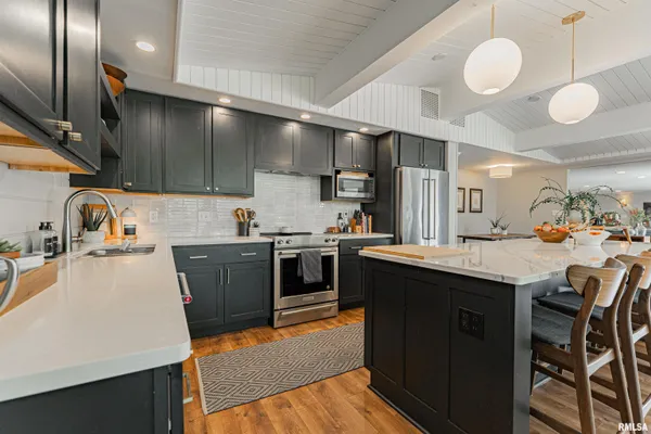 $415,000 | 1351 Home Avenue, Lincoln, IL 62656